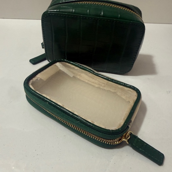 Trish McEvoy Makeup Planner, dark green Green Croc-Embossed. In New conditions - Picture 3 of 12